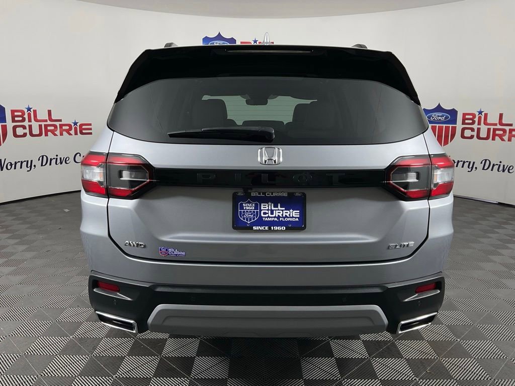 Used 2023 Honda Pilot Elite image 4