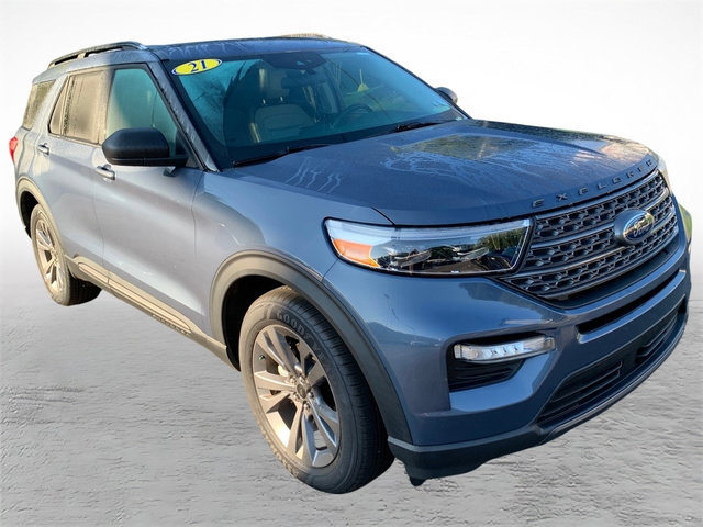Certified 2021 Ford Explorer XLT w/ Equipment Group 202A AWD/4WD image 8