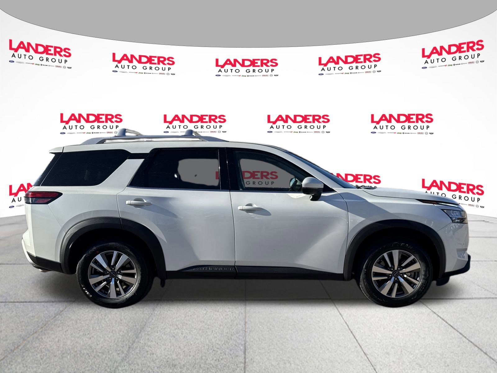 Used 2023 Nissan Pathfinder SL image 6