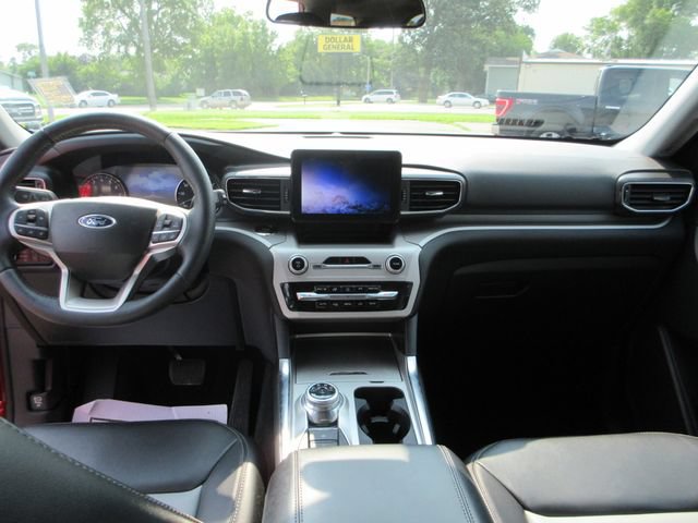 Certified 2024 Ford Explorer XLT w/ Equipment Group 202A AWD/4WD image 6