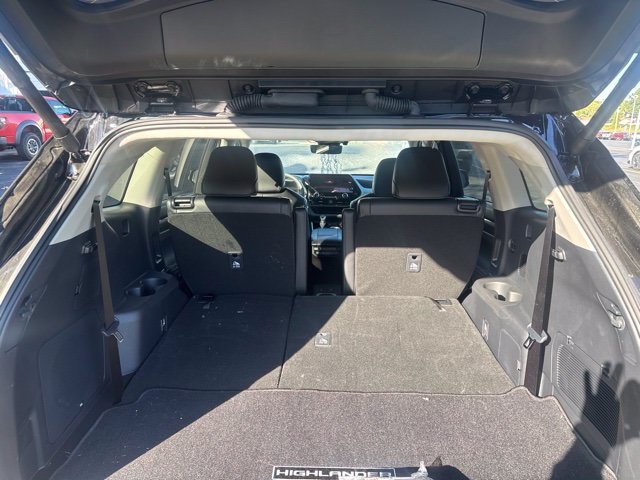 Used 2026 Toyota Highlander Platinum AWD/4WD image 4
