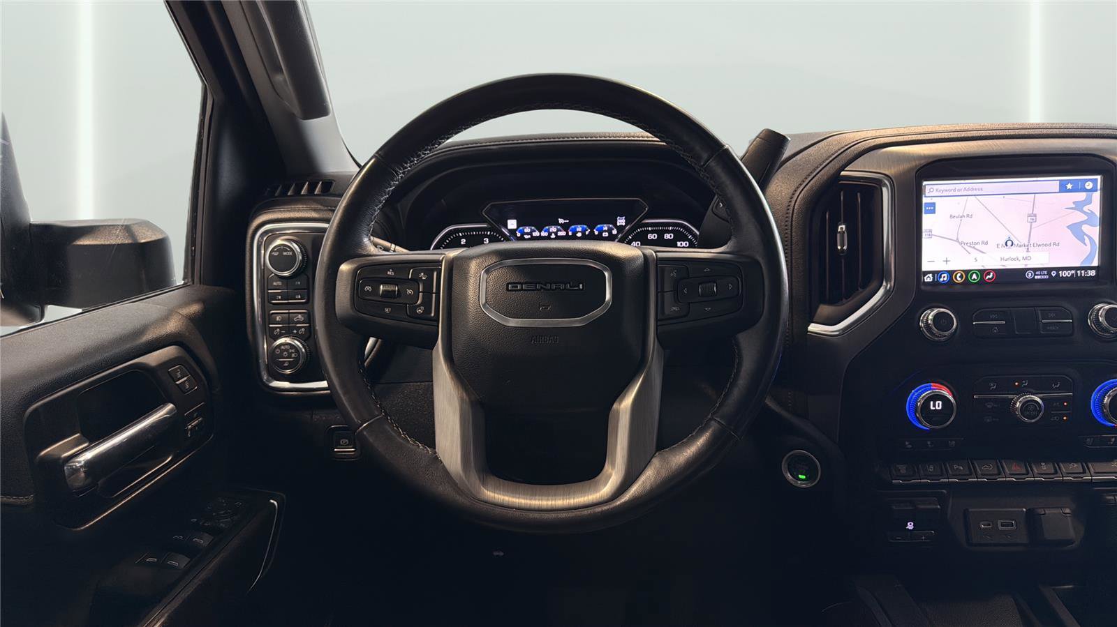 Used 2022 GMC Sierra 3500 Denali AWD/4WD image 14