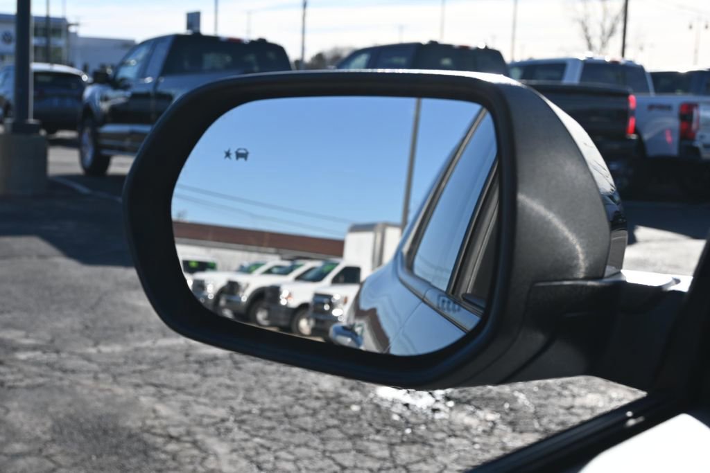 Used 2024 Chevrolet Traverse LS image 19