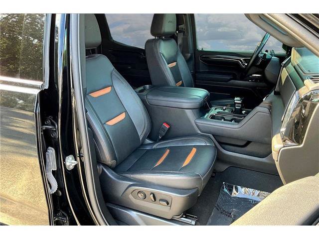 Used 2023 GMC Sierra 1500 AT4 w/ Technology Package AWD/4WD image 32