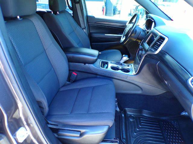 Used 2019 Jeep Grand Cherokee Laredo AWD/4WD image 12