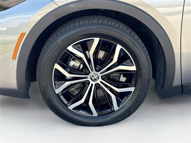 Used 2024 Toyota Crown AWD/4WD image 33