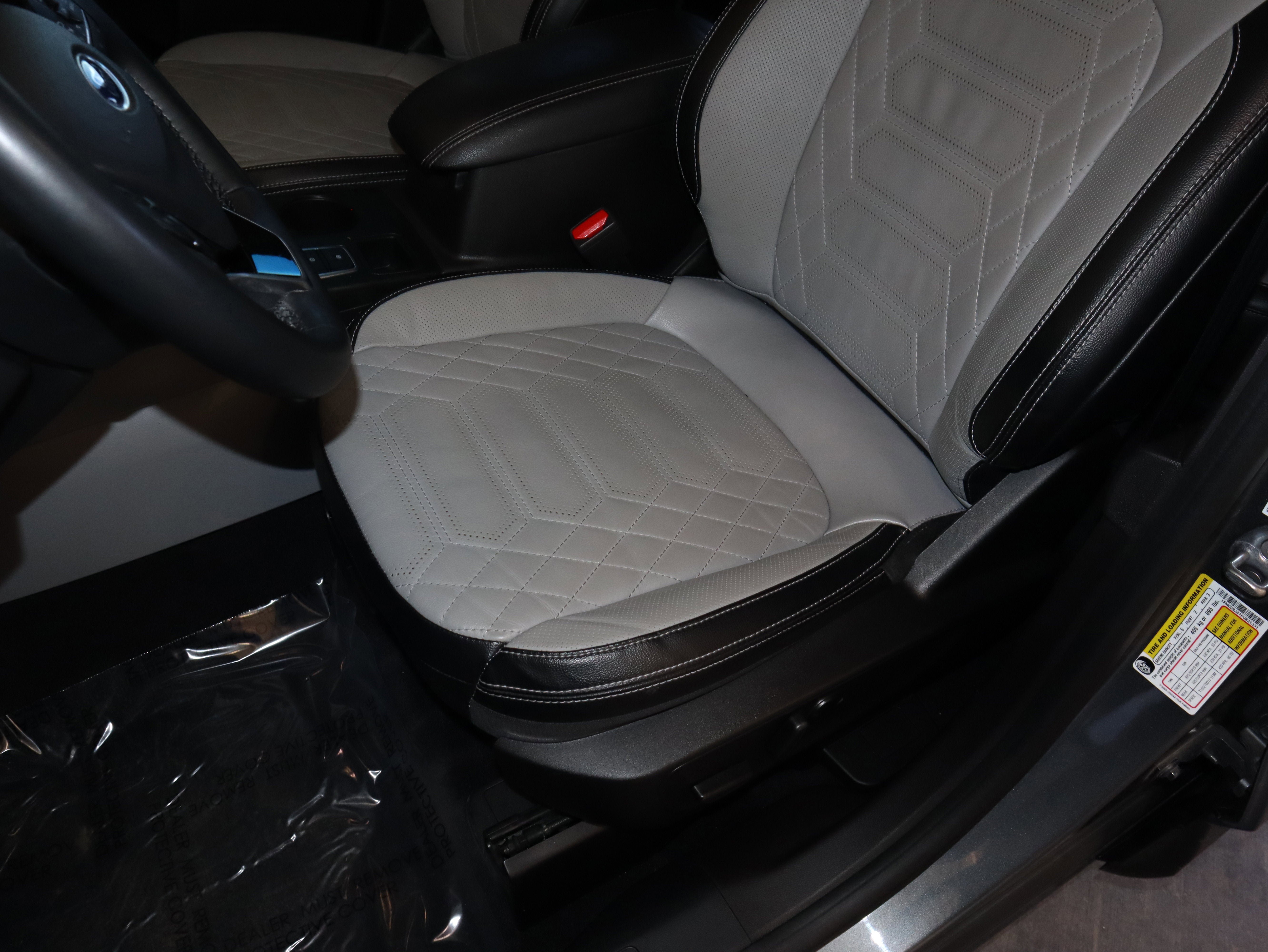 Certified 2023 Ford Escape Platinum w/ Premium Technology Package AWD/4WD image 33