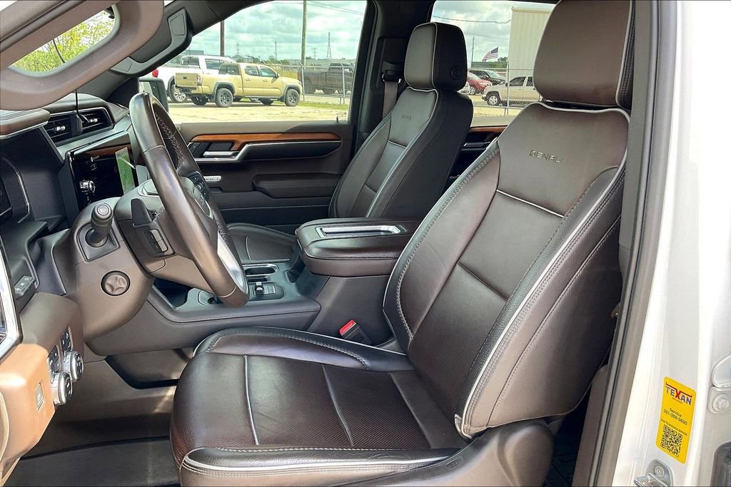 Used 2022 GMC Sierra 1500 Denali w/ Denali Reserve Package AWD/4WD image 18