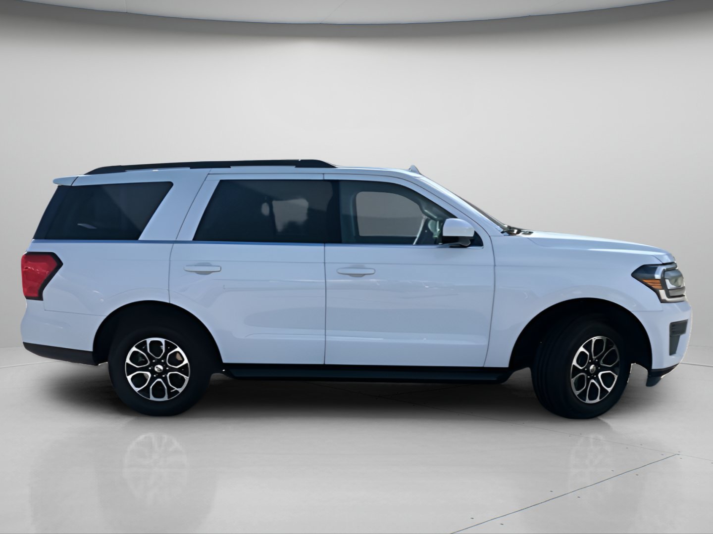 Certified 2024 Ford Expedition XLT AWD/4WD image 3