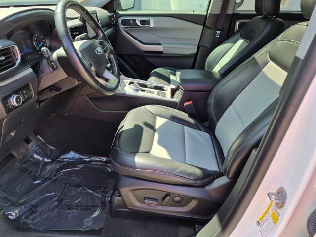 Certified 2023 Ford Explorer XLT w/ Equipment Group 202A RWD image 15