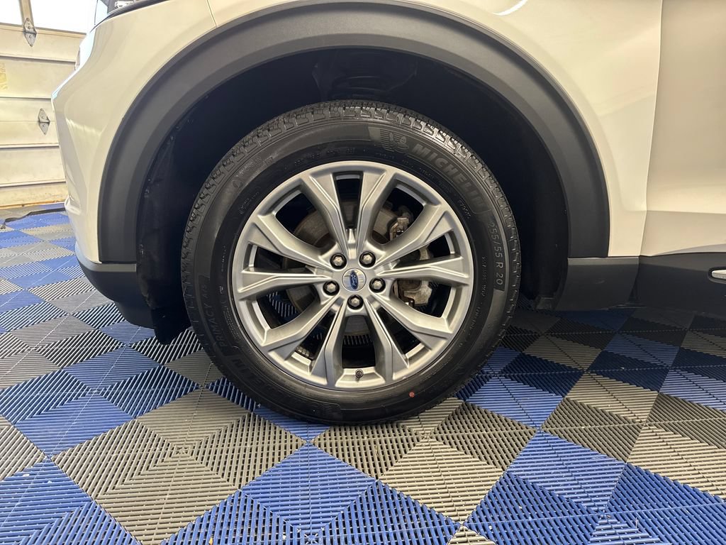 Certified 2023 Ford Explorer XLT w/ Equipment Group 202A AWD/4WD image 29