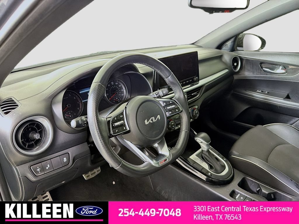 Used 2023 Kia Forte GT-Line w/ GT-Line Premium Package FWD image 9