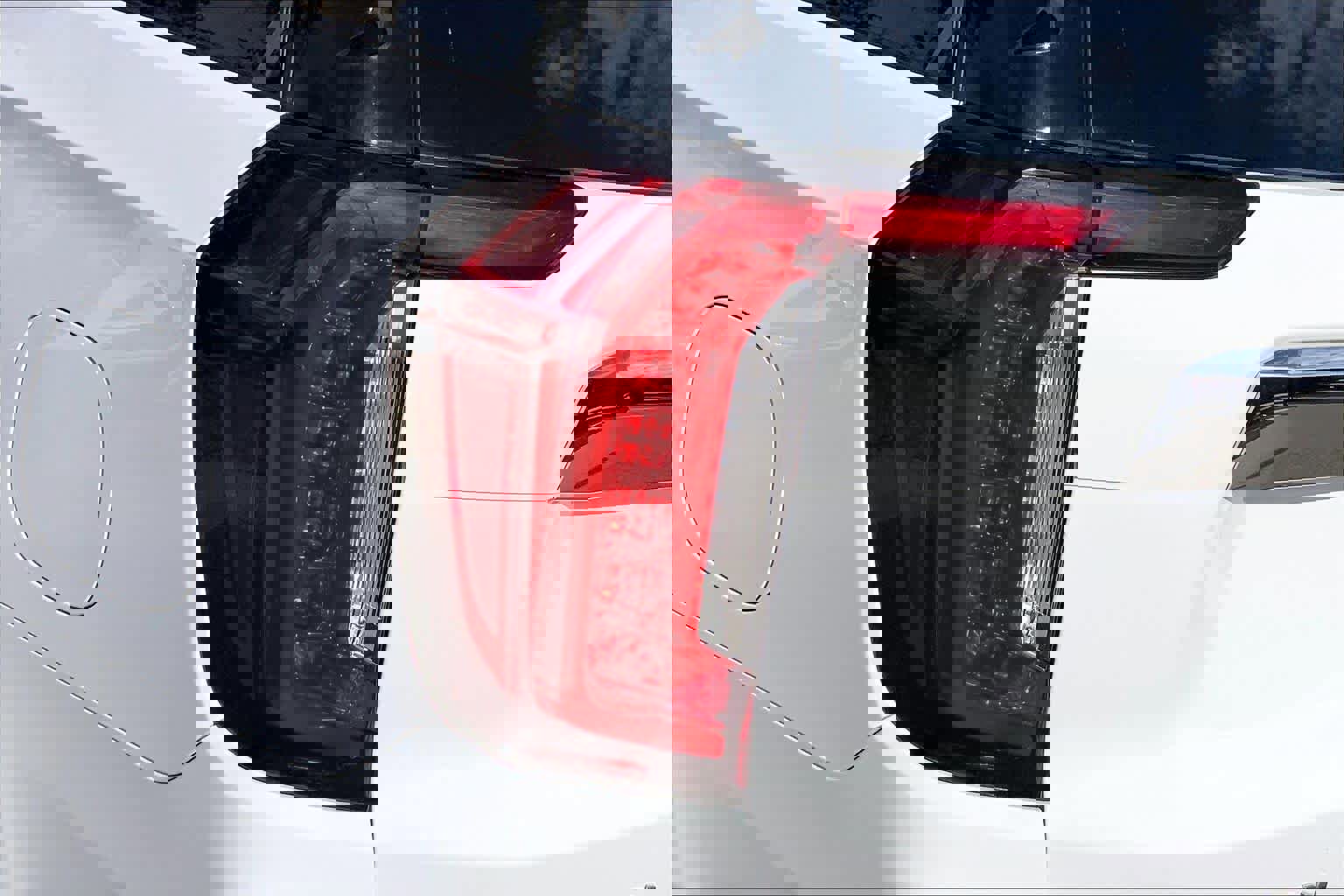 Used 2021 GMC Yukon XL SLT w/ SLT Premium Package image 28