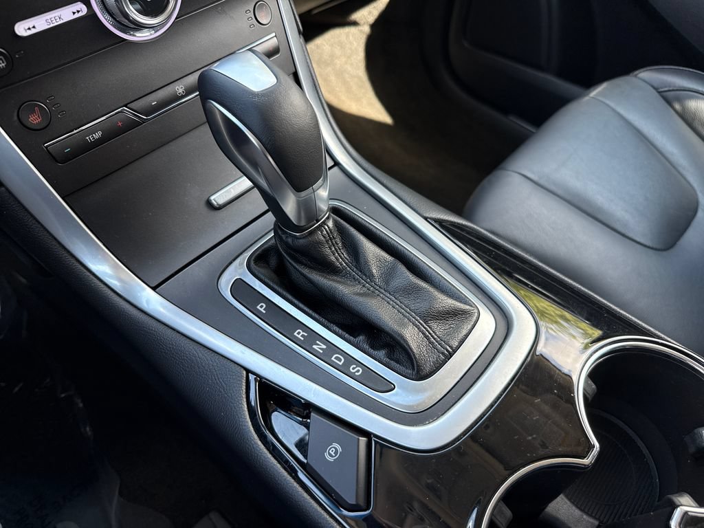 Certified 2018 Ford Edge Titanium FWD image 23
