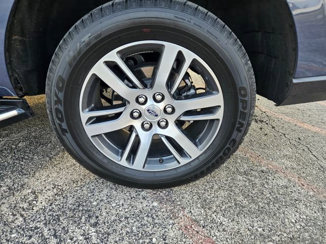 Certified 2023 Ford Expedition Max XLT image 9