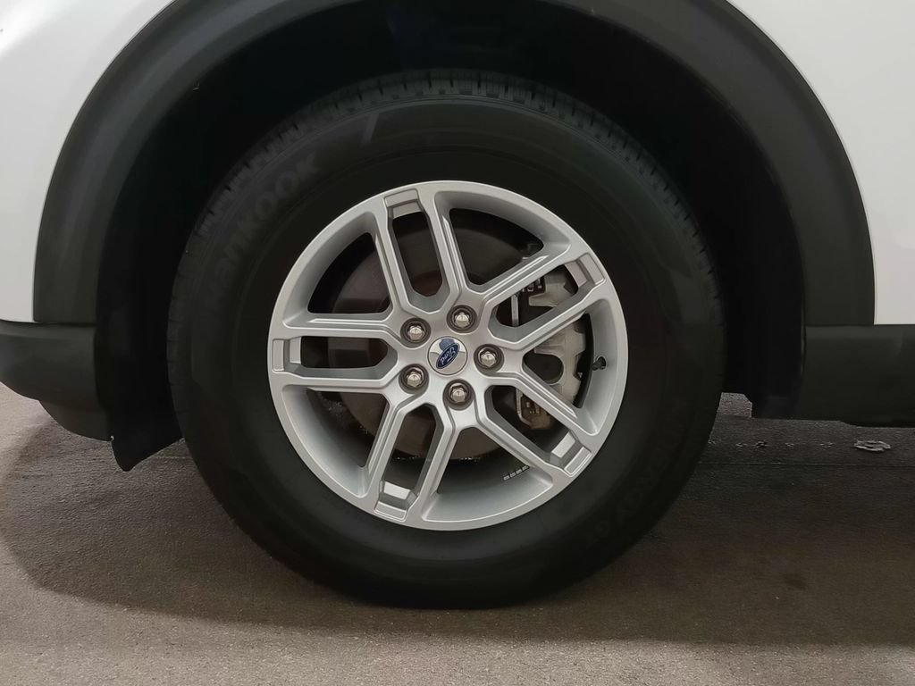 Certified 2025 Ford Explorer Active AWD/4WD image 12