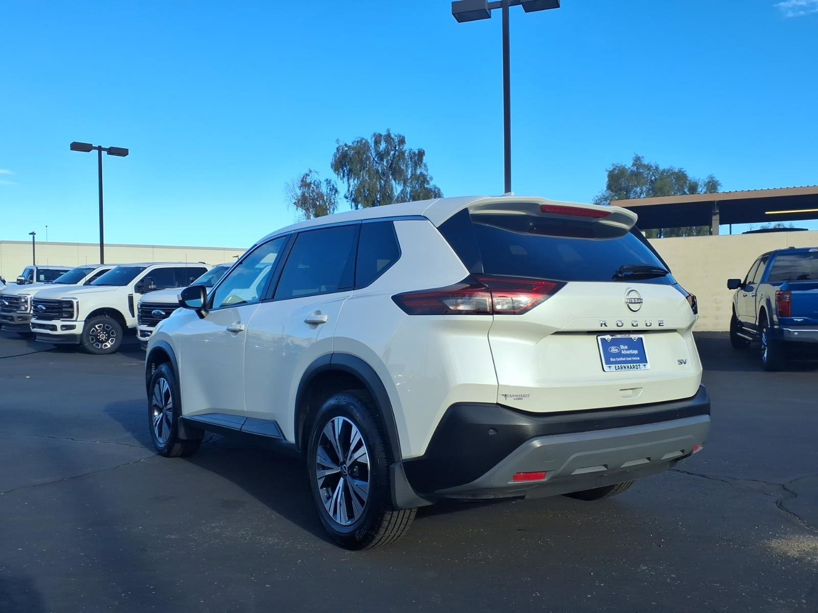 Used 2023 Nissan Rogue SV image 5