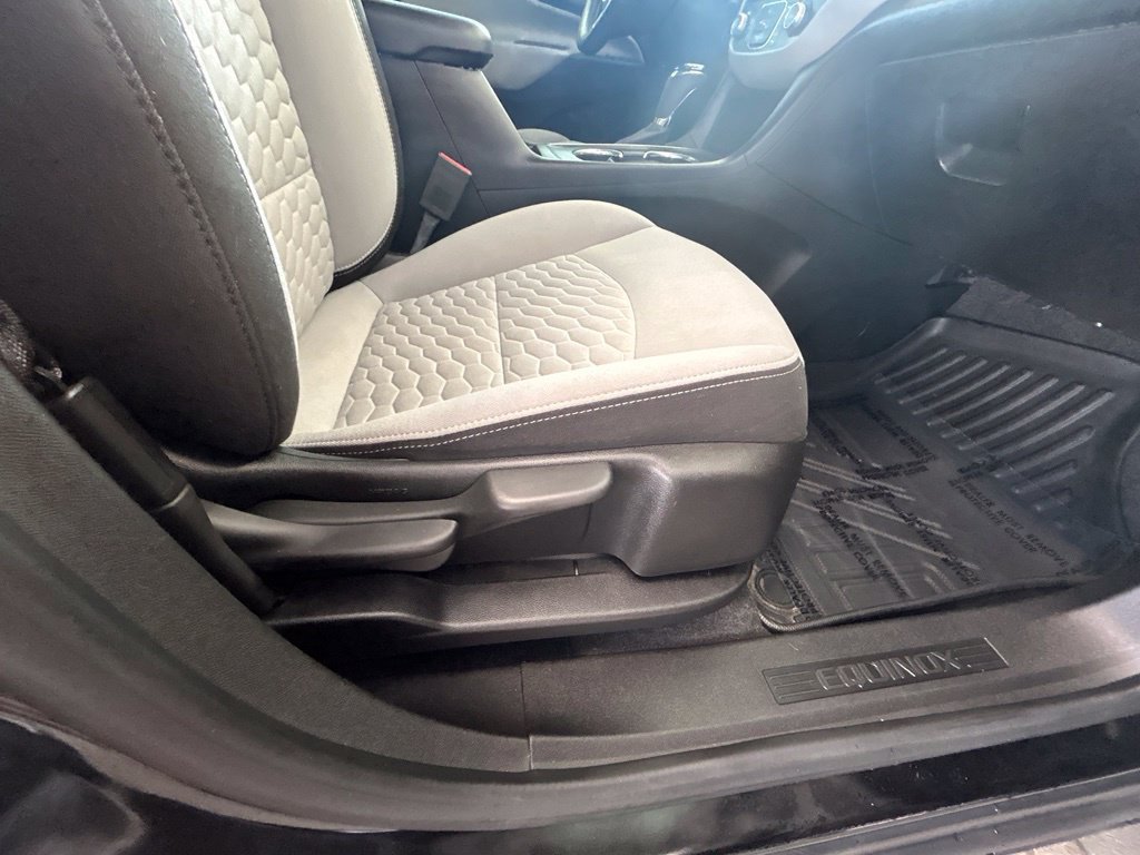 Used 2020 Chevrolet Equinox LS w/ LS Convenience Package FWD image 25