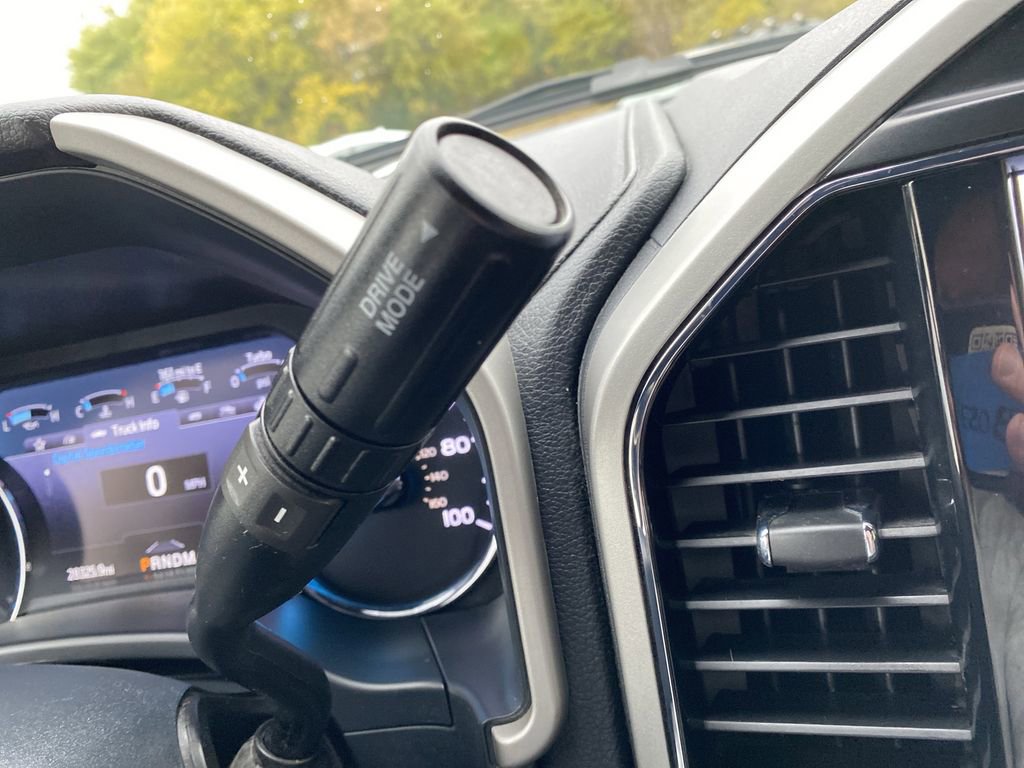 Certified 2022 Ford F350 Lariat w/ Tremor Off-Road Package image 27