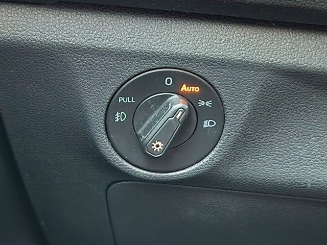 Used 2020 Volkswagen Jetta R-Line w/ R-Line Cold Weather Package image 20