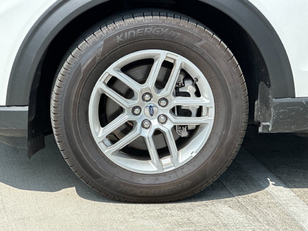 Certified 2026 Ford Explorer Active RWD image 28