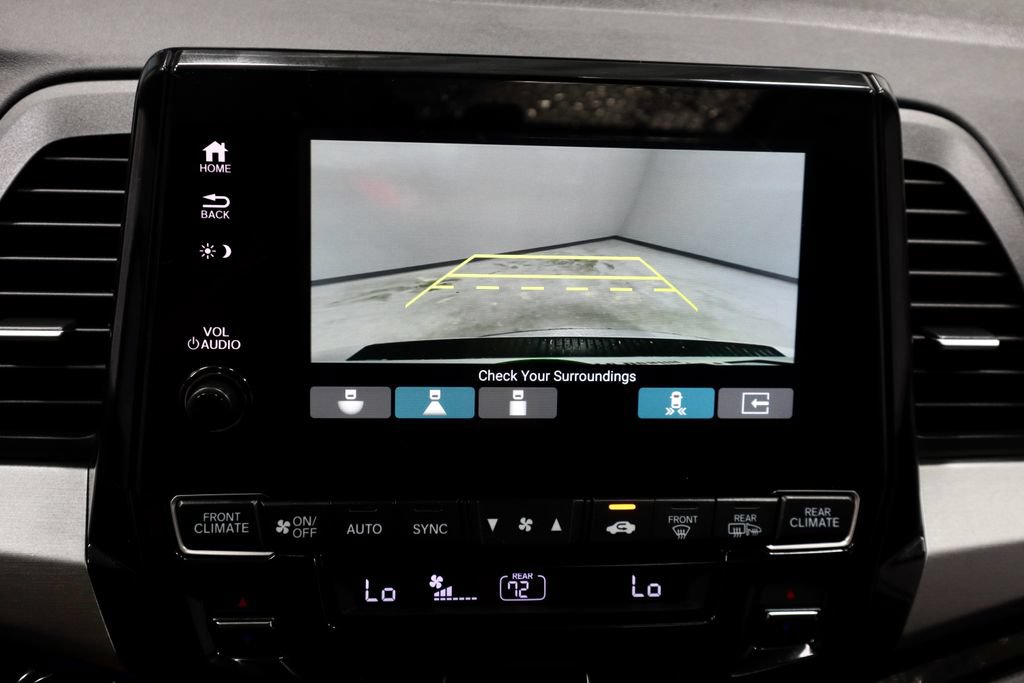 Used 2023 Honda Odyssey Touring image 2