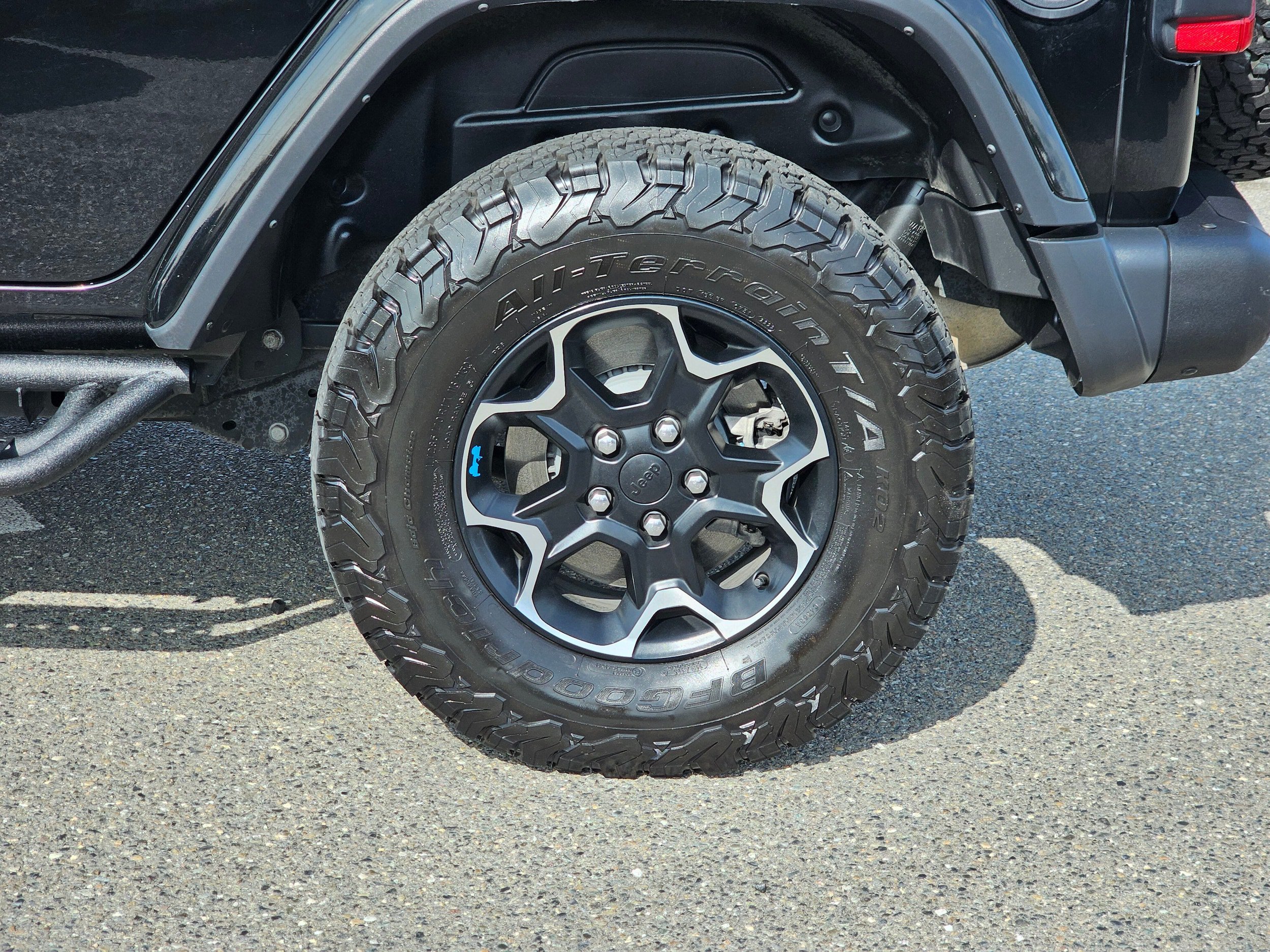 Used 2022 Jeep Wrangler Unlimited Rubicon 4xe w/ Steel Bumper Group AWD/4WD image 9