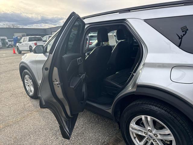 Certified 2022 Ford Explorer XLT w/ Equipment Group 202A image 8