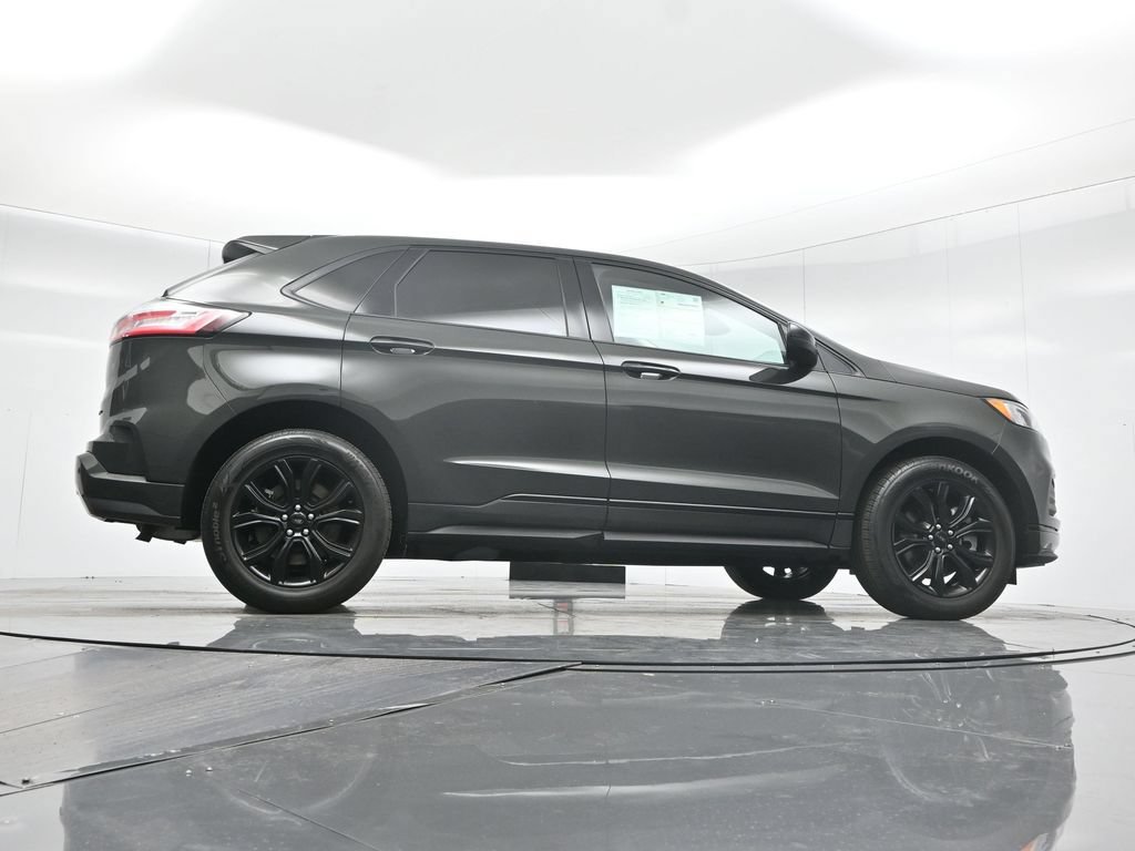 Certified 2022 Ford Edge SE w/ Black Appearance Package AWD/4WD image 48