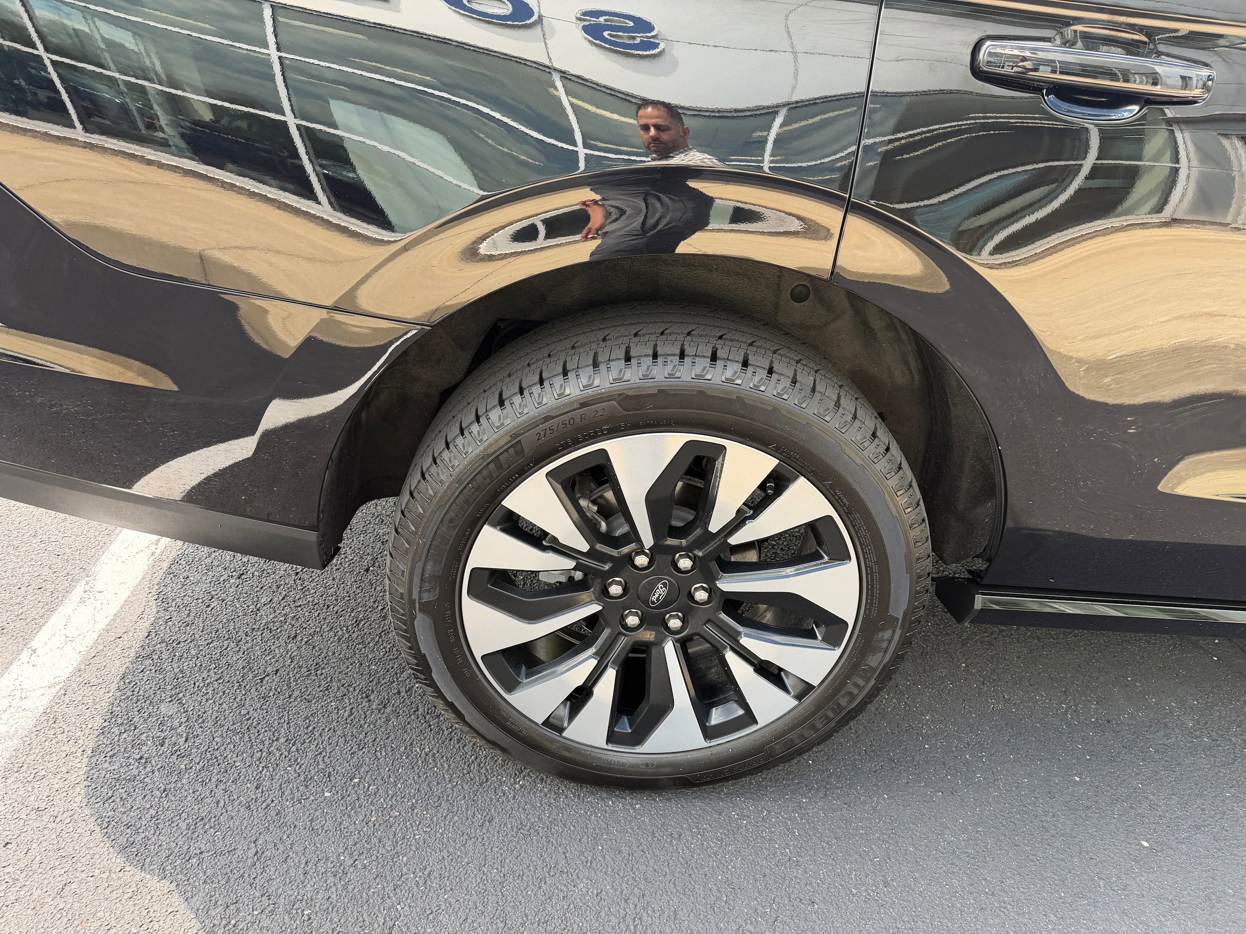 Certified 2025 Ford Expedition Platinum w/ Driver's Package AWD/4WD image 13