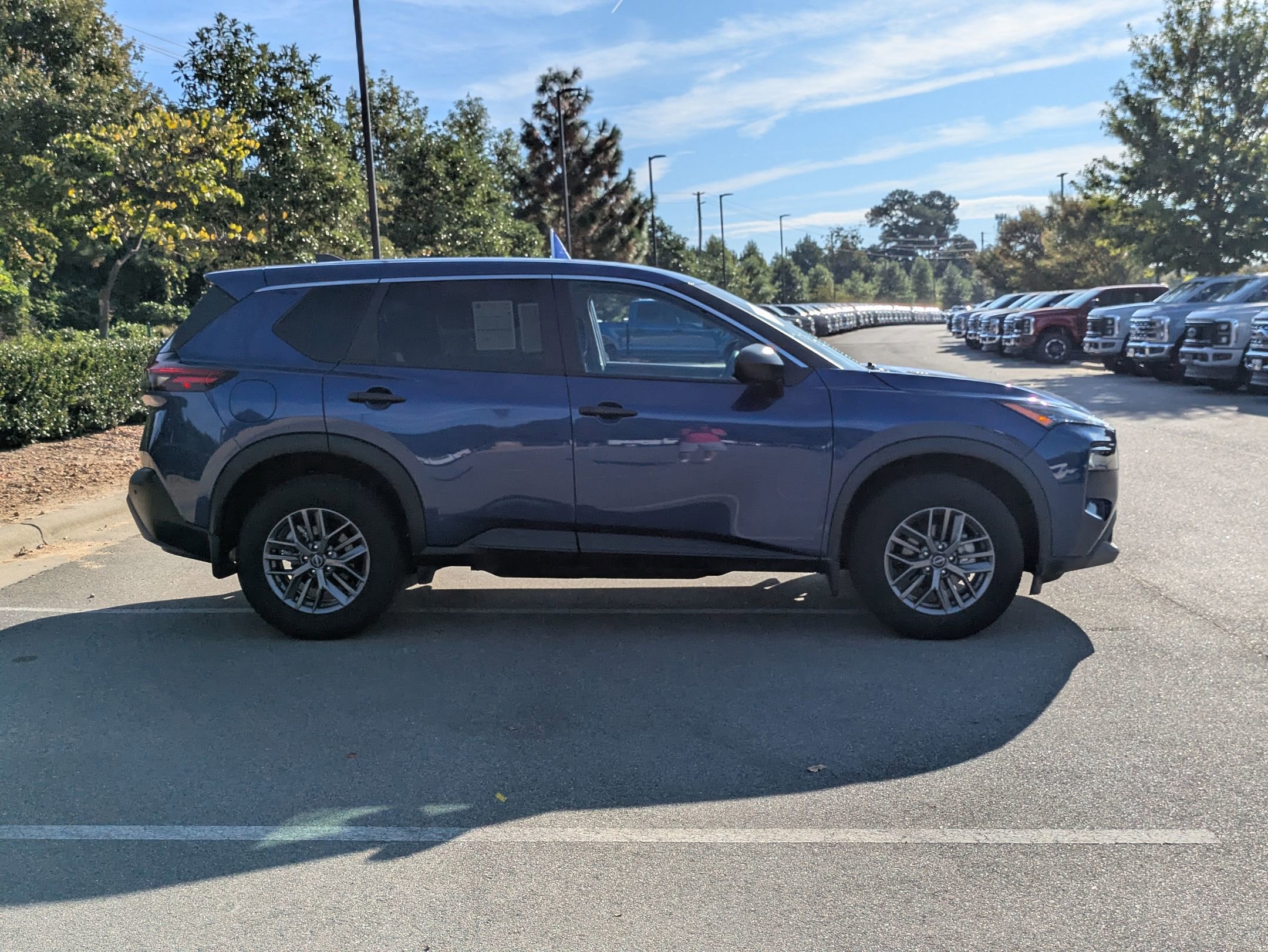 Used 2023 Nissan Rogue S image 7
