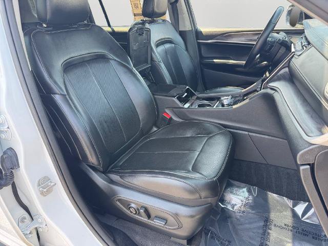 Used 2022 Jeep Grand Cherokee L Limited w/ Luxury Tech Group II AWD/4WD image 8