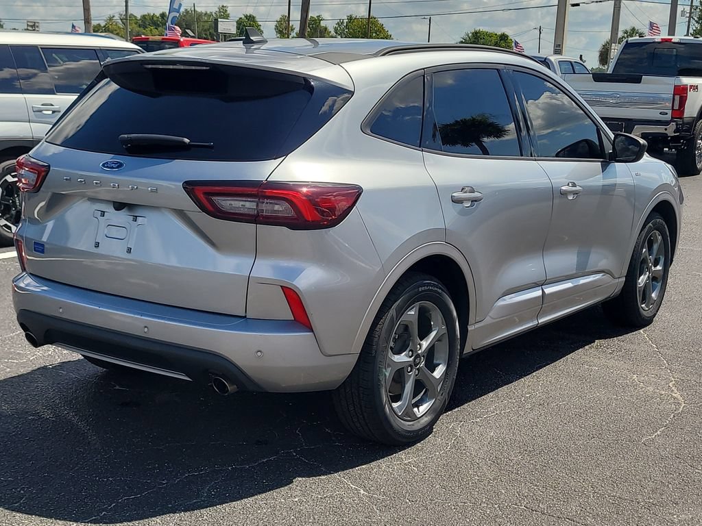 Certified 2024 Ford Escape ST-Line w/ Tech Pack #1 FWD image 4