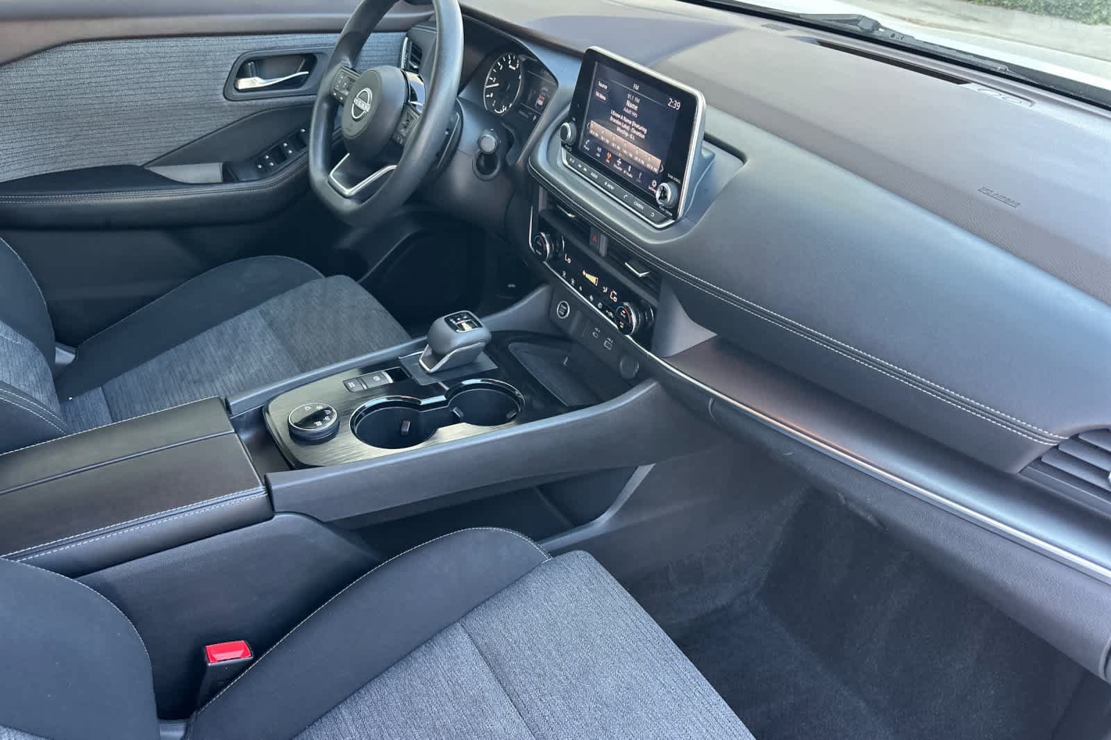 Used 2023 Nissan Rogue SV AWD/4WD image 17