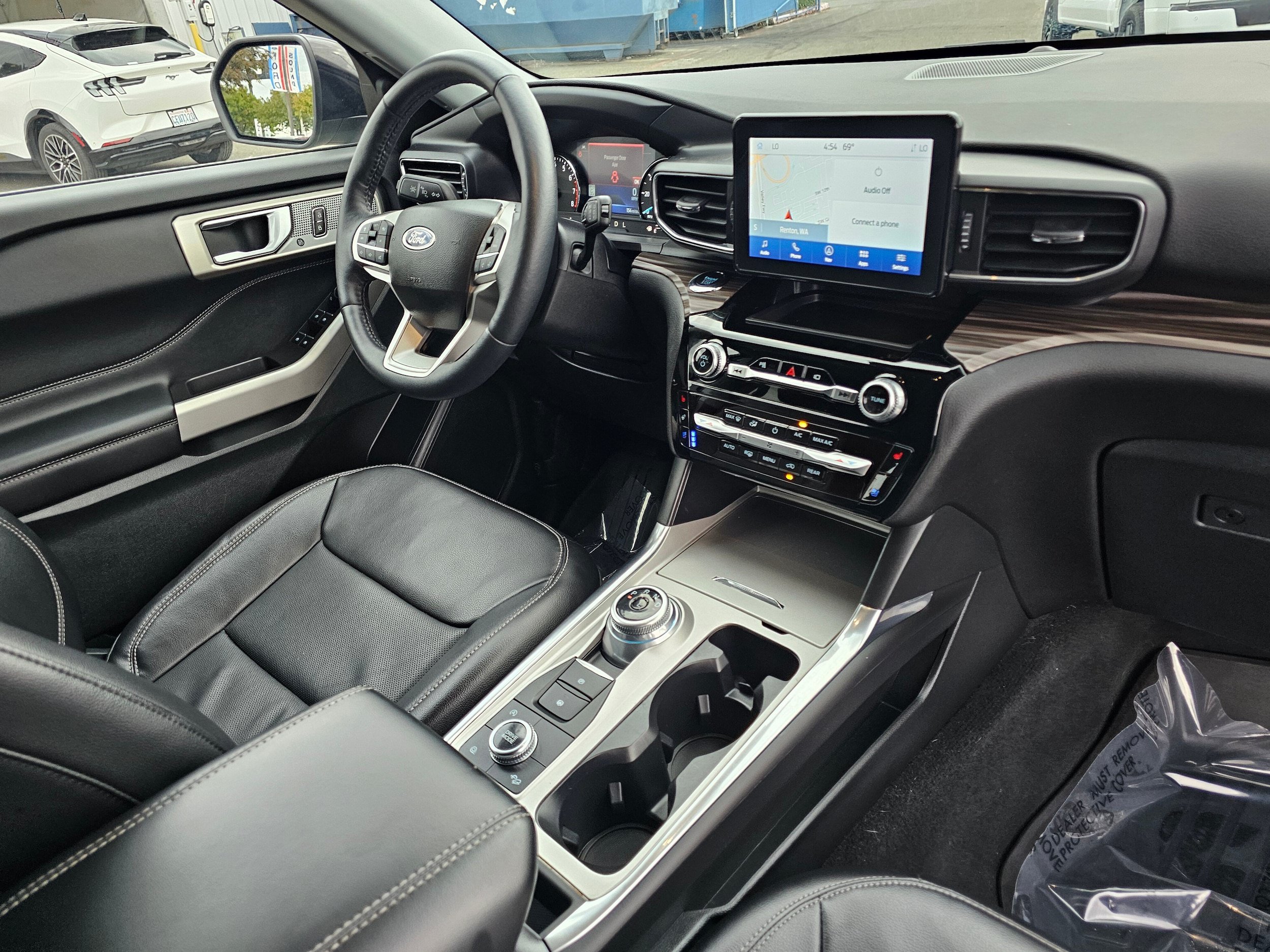Certified 2023 Ford Explorer Limited AWD/4WD image 11