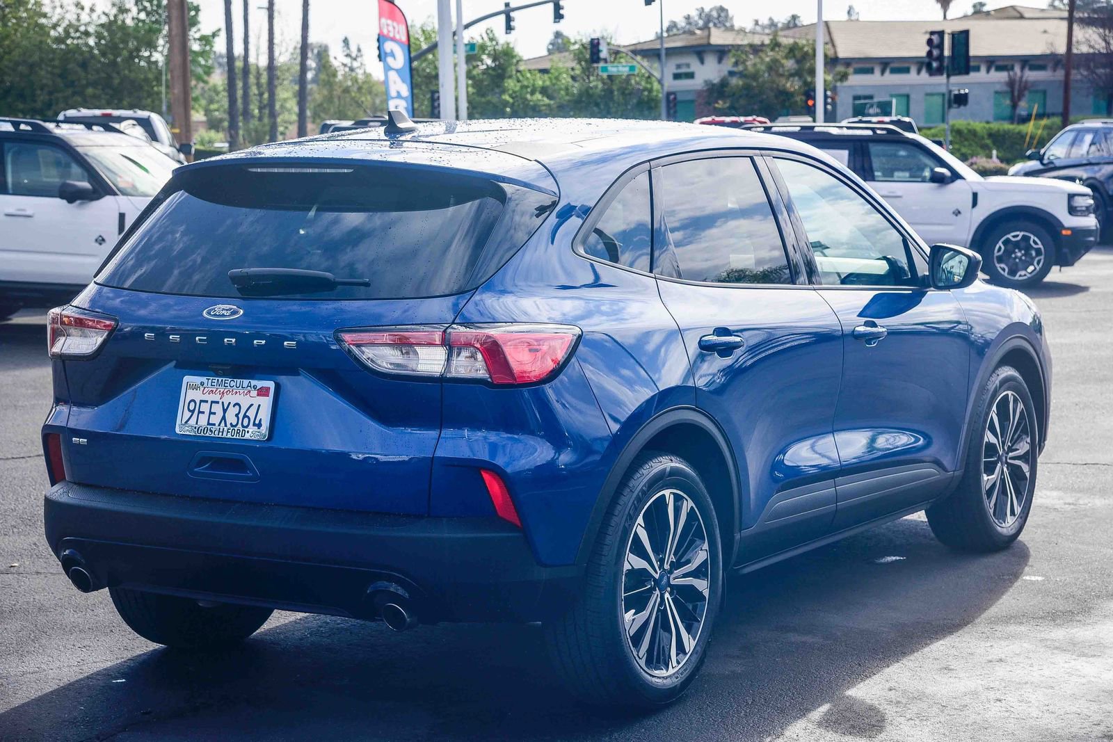 Certified 2022 Ford Escape SE w/ SE Sport Appearance Package image 4