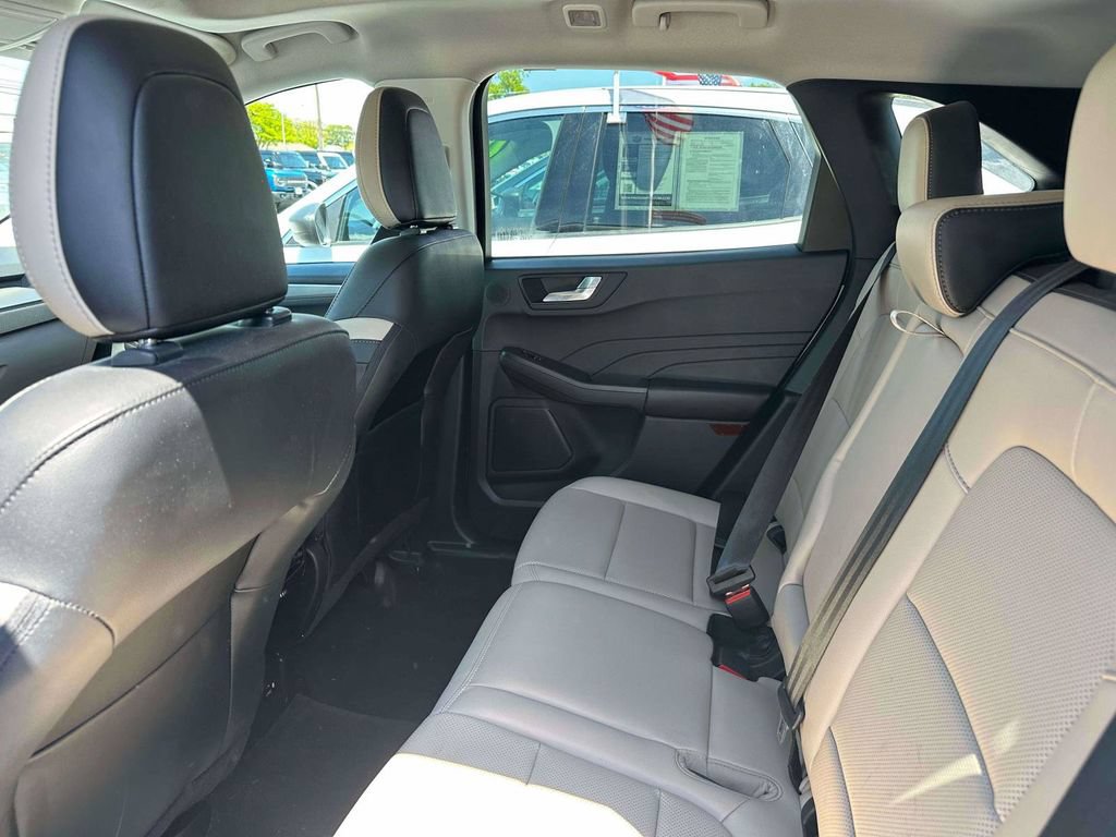 Certified 2021 Ford Escape Titanium AWD/4WD image 10