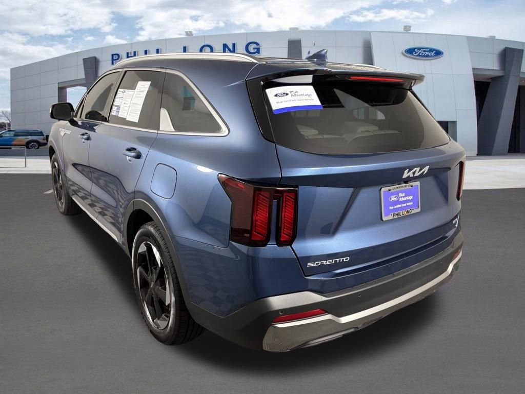 Used 2025 Kia Sorento EX FWD image 3