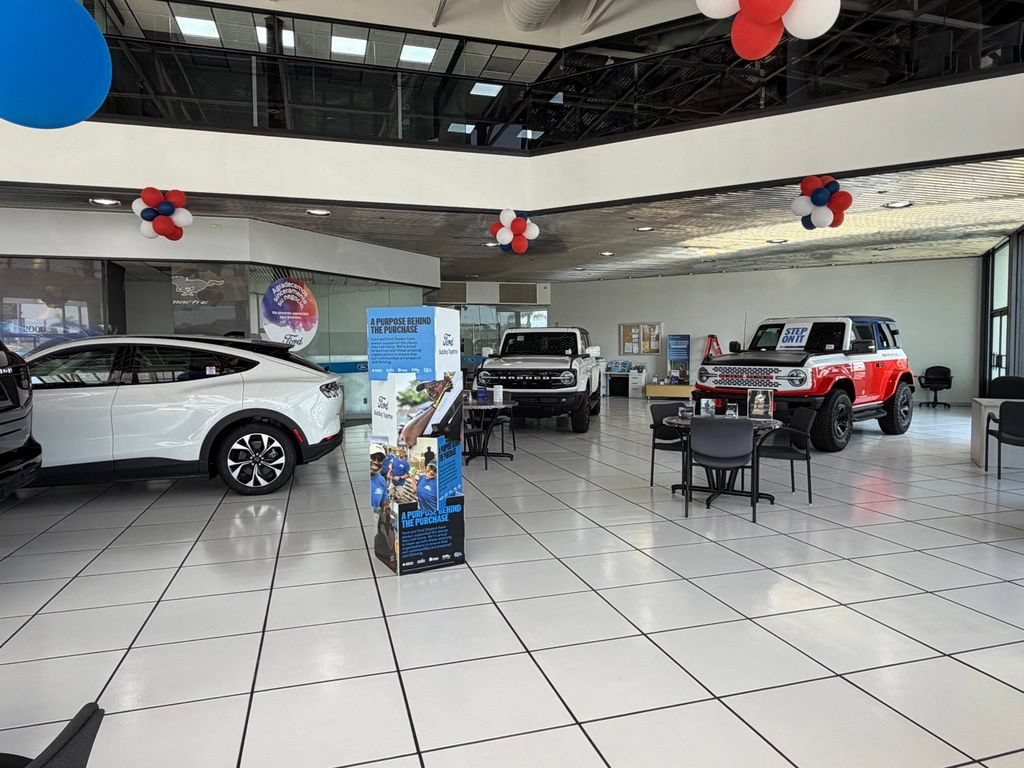 Used 2019 Toyota Corolla SE w/ Carpet Mat Package (TMS) FWD image 37