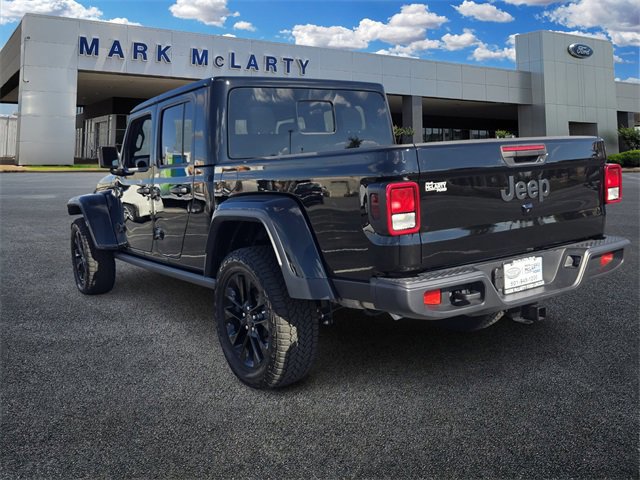 Used 2025 Jeep Gladiator Sport image 3