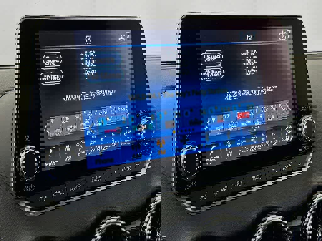 Used 2025 Nissan Sentra SV image 19