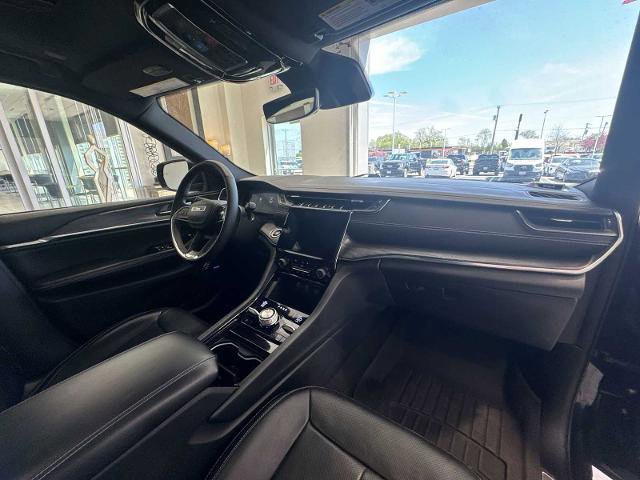 Used 2023 Jeep Grand Cherokee L Overland AWD/4WD image 28