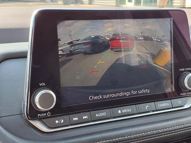 Used 2023 Nissan Rogue S image 14