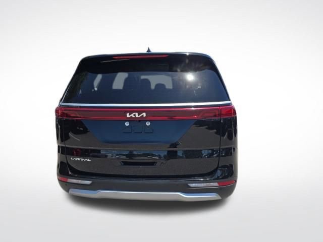 Used 2024 Kia Carnival LX FWD image 4