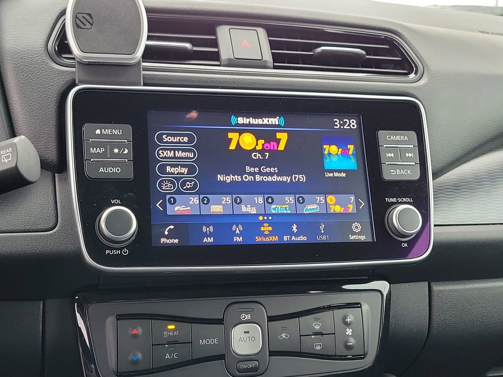 Used 2025 Nissan Leaf SV Plus image 27