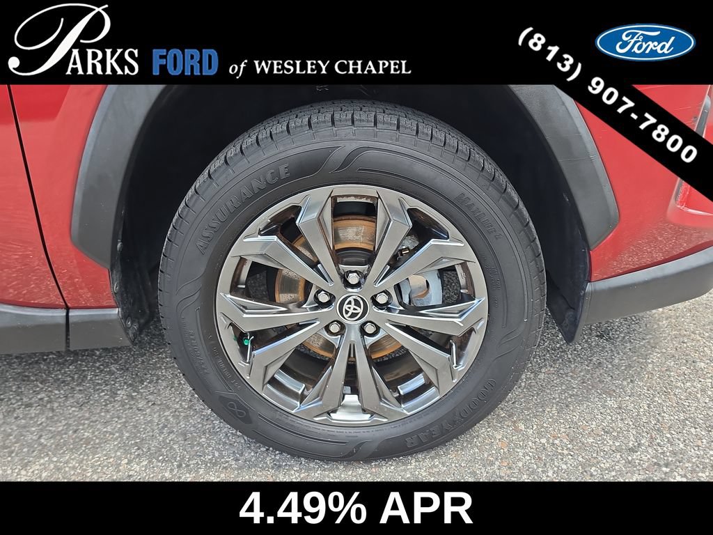 Used 2022 Toyota RAV4 XLE Premium AWD/4WD image 32