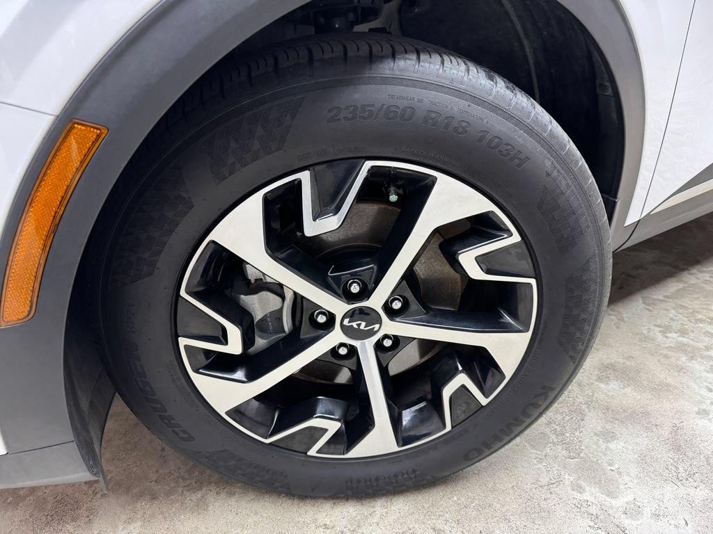 Used 2025 Kia Sportage EX FWD image 30