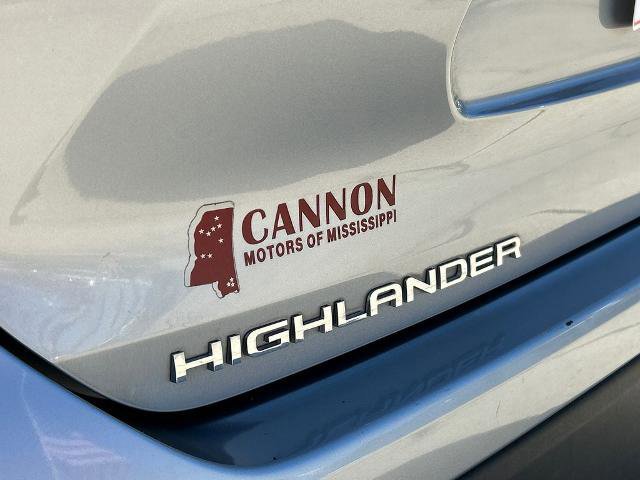 Used 2021 Toyota Highlander XLE image 10