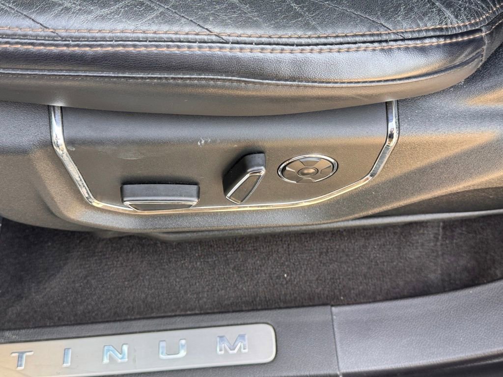 Certified 2019 Ford Expedition Platinum RWD image 19