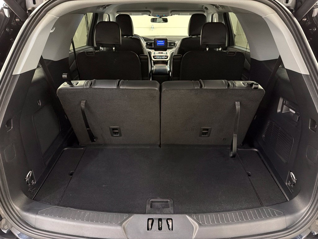 Certified 2024 Ford Explorer XLT w/ Equipment Group 202A AWD/4WD image 36